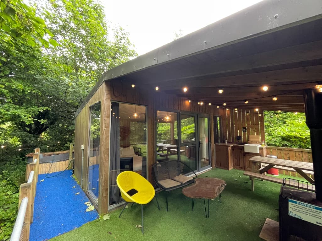 Hideaway Huts (Double)