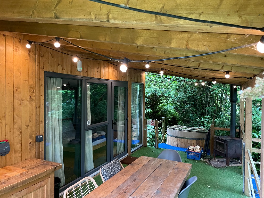 Hideaway Hut (Quad) Private Deck with Hot Tub