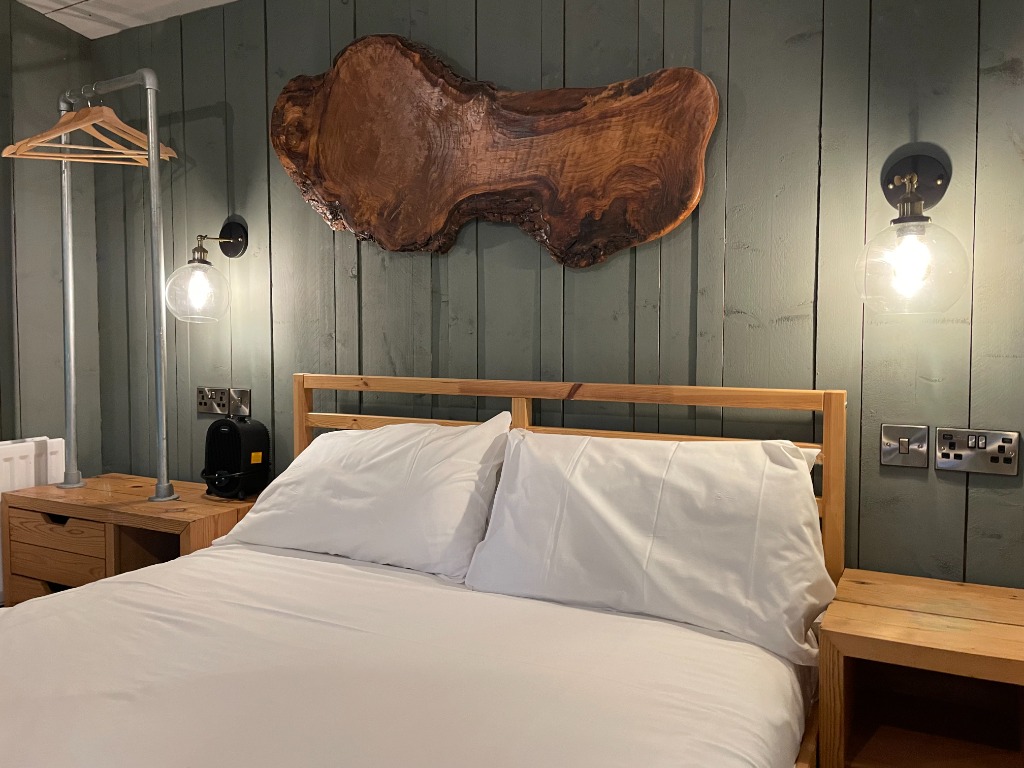 Hideaway Hut (Quad) Cozy Bedroom Area