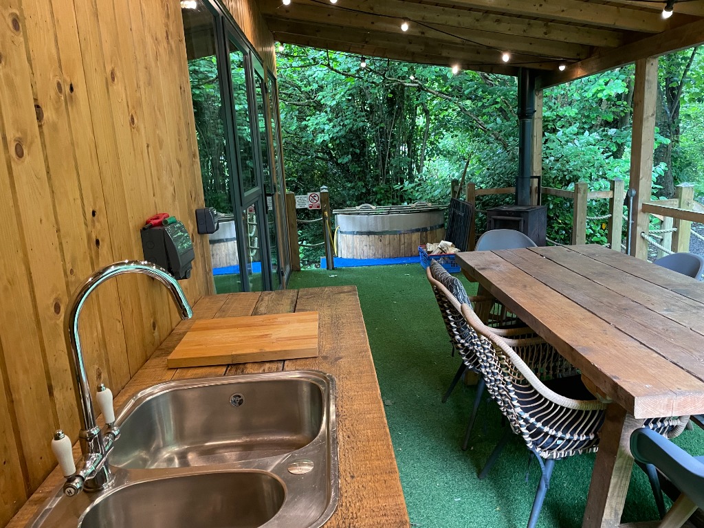 Hideaway Hut (Quad) Covered Outdoor Kitchen