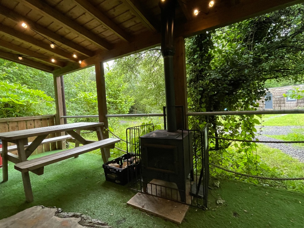Hideaway Hut (Double) Covered Seating & Fireplace